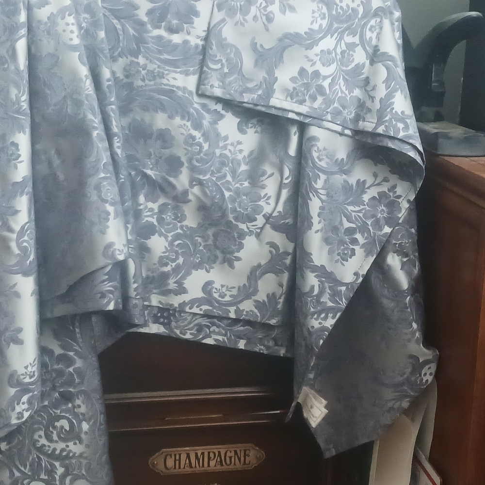Waterford Blue Tone On Tonr no Floral Tablecloth